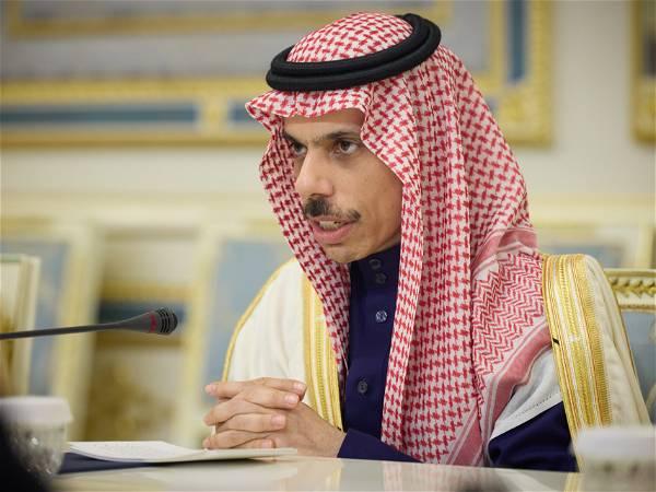 Saudi foreign minister arrives in Pakistan to discuss how to help with the country's economic crisis