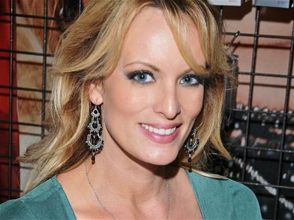 Trump lawyers say Stormy Daniels refused subpoena outside a Brooklyn bar, papers left 'at her feet'