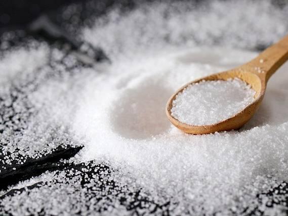 Salt substitution linked with lower risk for dying early, study finds