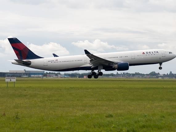 Delta Airlines Boeing plane loses emergency slide in mid-air