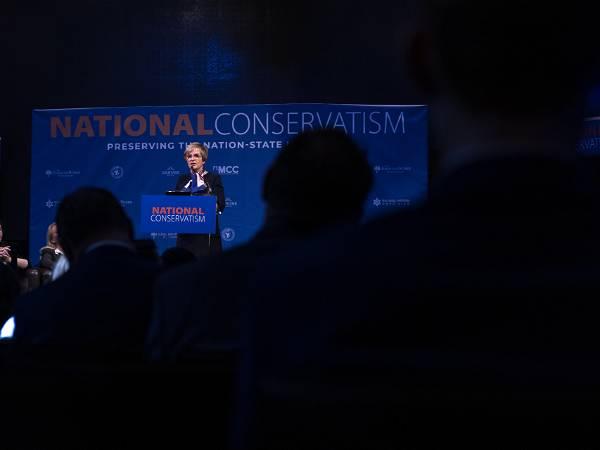 European far-right conference resumes a day after police shut down the event