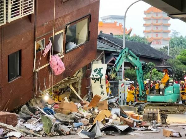 Taiwan's strongest earthquake in nearly 25 years damages buildings, leaving 9 dead