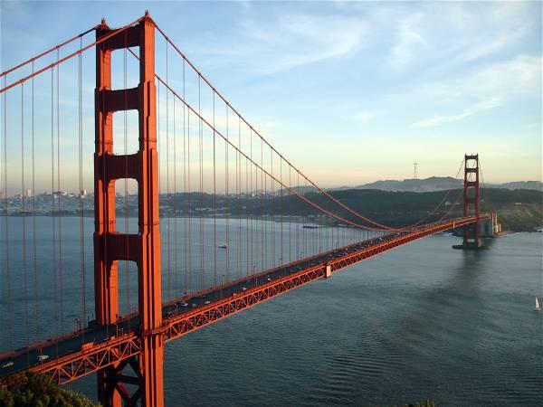 Gaza protests block Golden Gate Bridge, Oakland highway