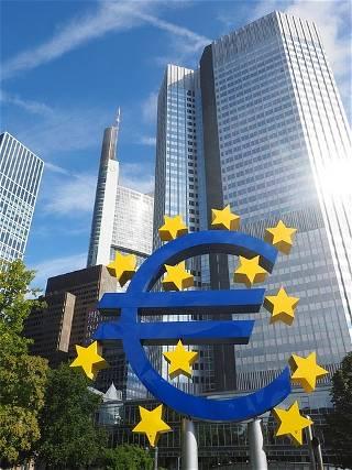 ECB holds rates at record highs, signals upcoming cut