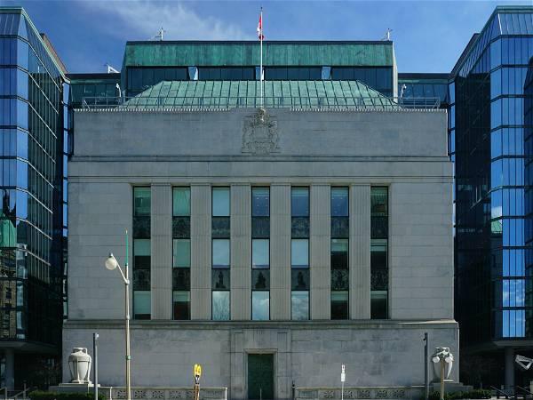 Bank of Canada officials split on when to start cutting interest rates, summary shows