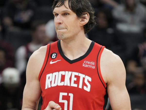 Boban Marjanović misses foul shots in Rockets’ win to give Clippers fans free chicken