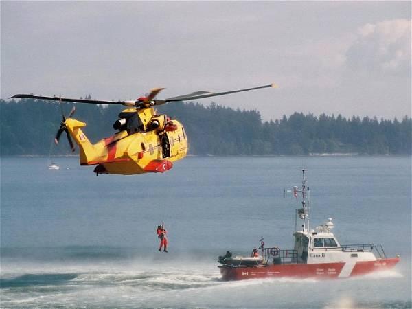 Two people dead, four others make it to shore after vessel capsizes in Newfoundland