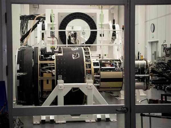 World’s largest digital camera built by Stanford scientists
