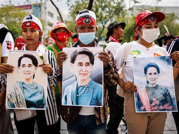 Aung San Suu Kyi has been moved from a Myanmar prison to house arrest due to heat wave