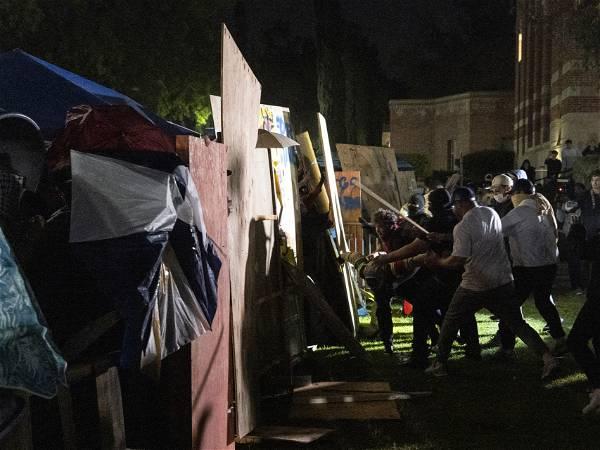 Clashes break out at UCLA between pro-Palestinian and pro-Israeli protesters