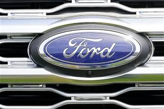 Feds investigating claims of Ford Explorer parts flying off vehicles