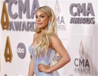 Carrie Underwood's 2022 CMA Awards Red Carpet Look Will Blow You Away