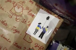 Bosnian children's gifts to Ukraine evoke parents' memories