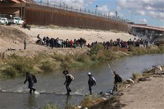 Border crisis: Senators renew call for immigration reform