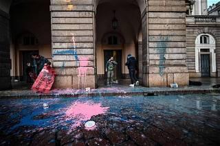 Climate protesters hurl paint at Milan's La Scala opera house
