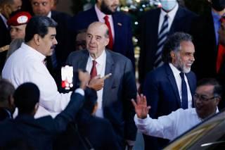 Venezuela and Colombian presidents discuss trade, human rights