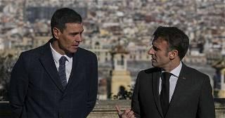 Spanish, French leaders meet to sign friendship treaty