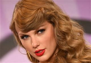 Taylor Swift to direct her first feature film