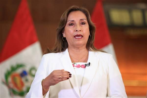 Peru president announces return of ambassador from Mexico