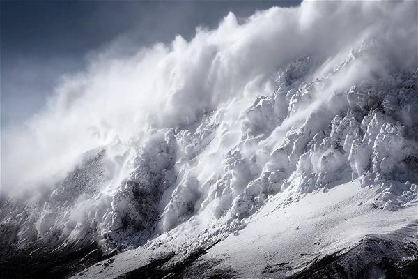 Avalanches in Austria and Switzerland leave five dead