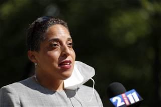 St. Louis prosecutor faces mounting criticism over crash