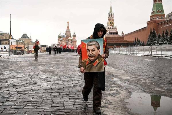 Muscovites Mark 70th Anniversary Of Stalin's Death