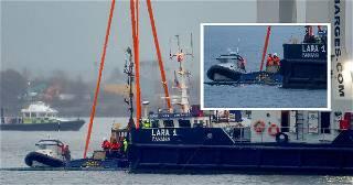 Tug recovered from Clyde after fatal capsize