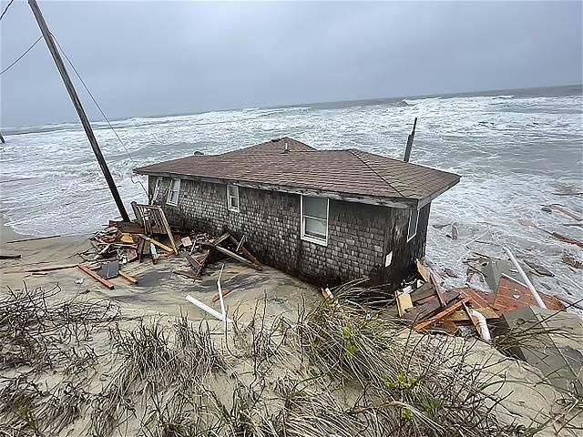 $400,000 home is the latest to collapse into the ocean on North Carolina Outer Banks