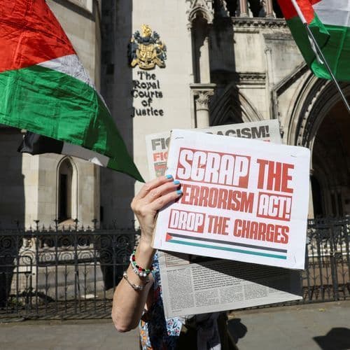 MP Zarah Sultana Protests in Support of Hunger Striker Qesser Zuhrah